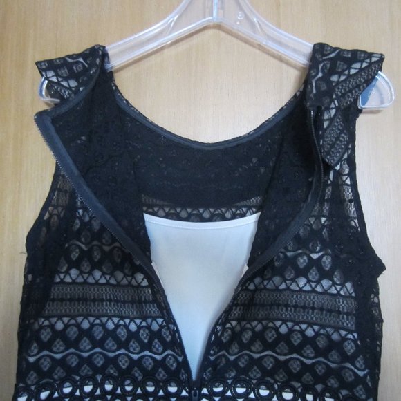 NWT - NEIMAN MARCUS Women's Black Fancy Dress Size 14  Lace Lined Sleeveless - Picture 6 of 13